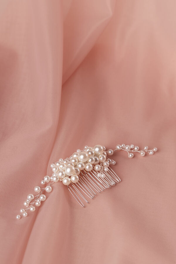 Pearls pin
