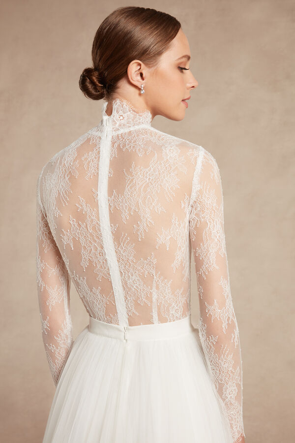 Long-Sleeved Lace Body
