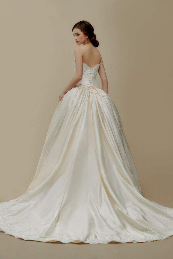 Re-Love Bridal Gown Nives