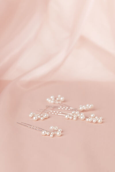 Hair pins with pearls