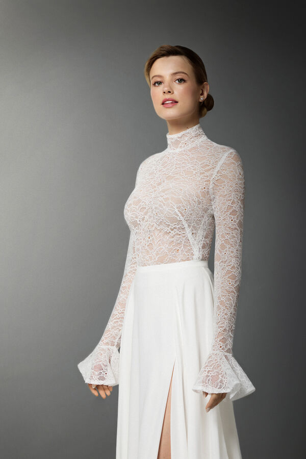Lace collar