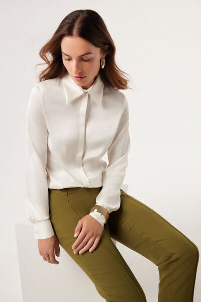 Camicia in raso con colletto