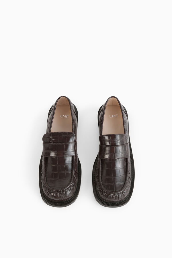 Crocodile-effect loafer
