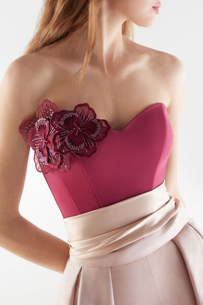 Flower clip with magnet