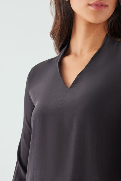 Camicia con scollo a V