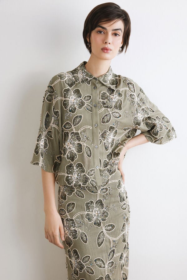 Embroidered cropped shirt