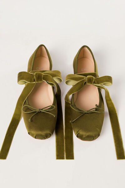 Ballerina aus Satin