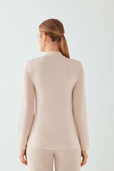 Camicia con scollo a V