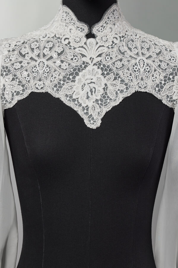 Bolero with embroidery