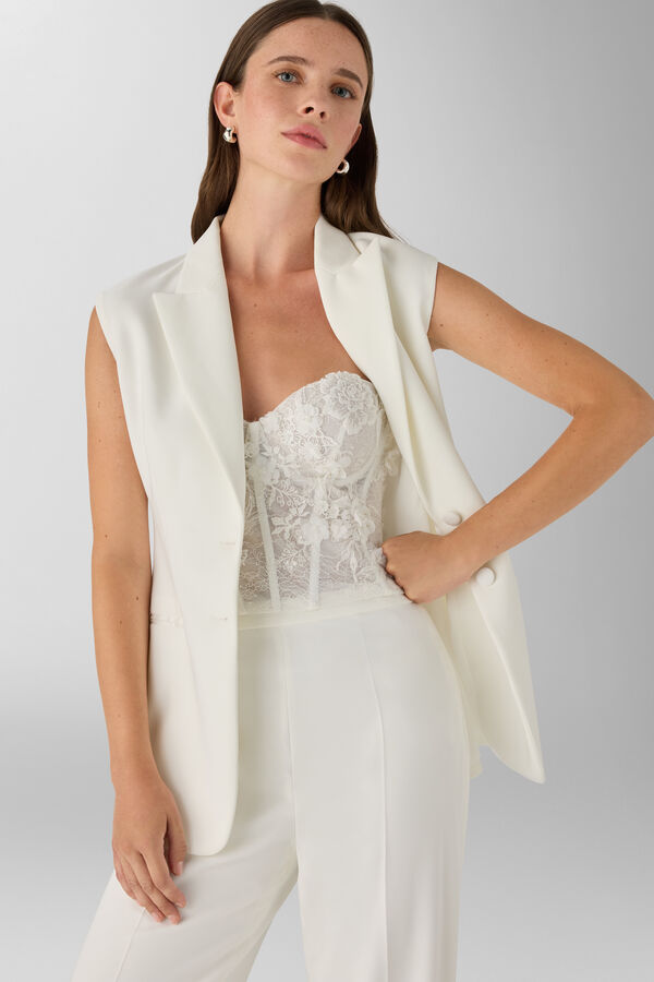 Corset en dentelle de Chantilly