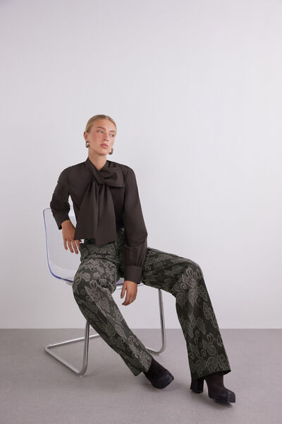 Straight-leg trousers