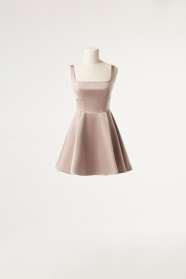 Kurzes Trocadero-Kleid