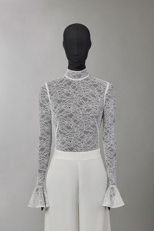 Lace collar
