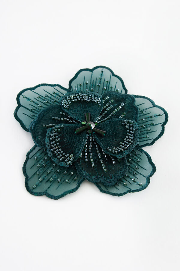 Flower clip with magnet