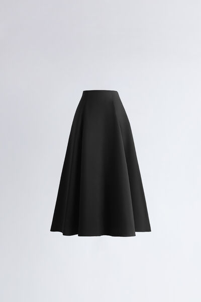 Falda midi de sat&eacute;n