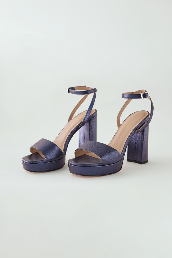 Laminated leather sandal