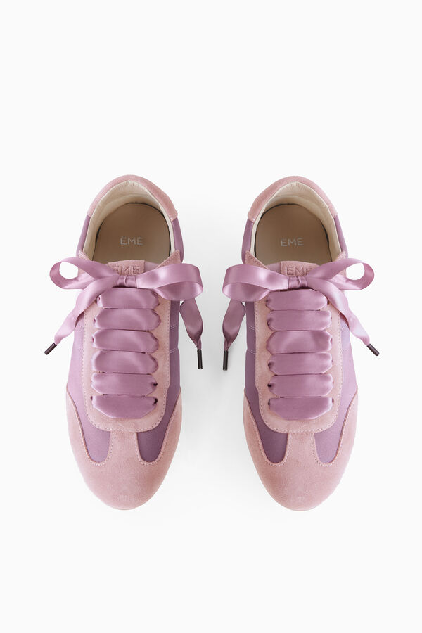 Satin- und Wildledersneaker