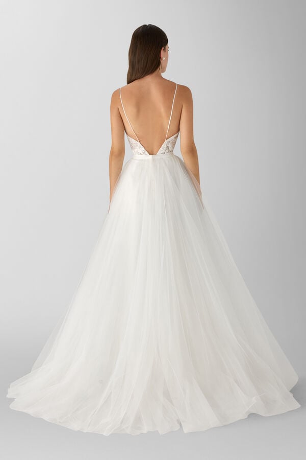 Semi-wide tulle skirt