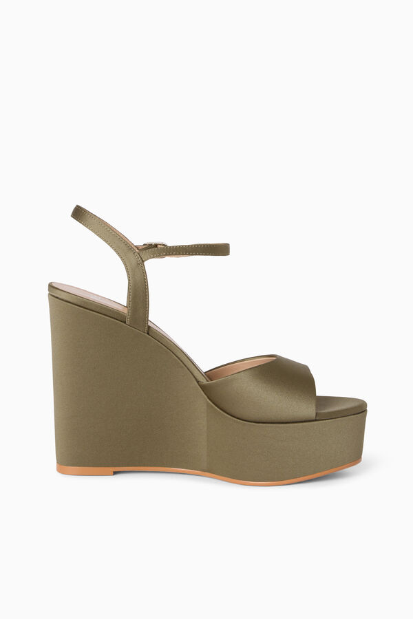Sandale Compens&eacute;e en Satin