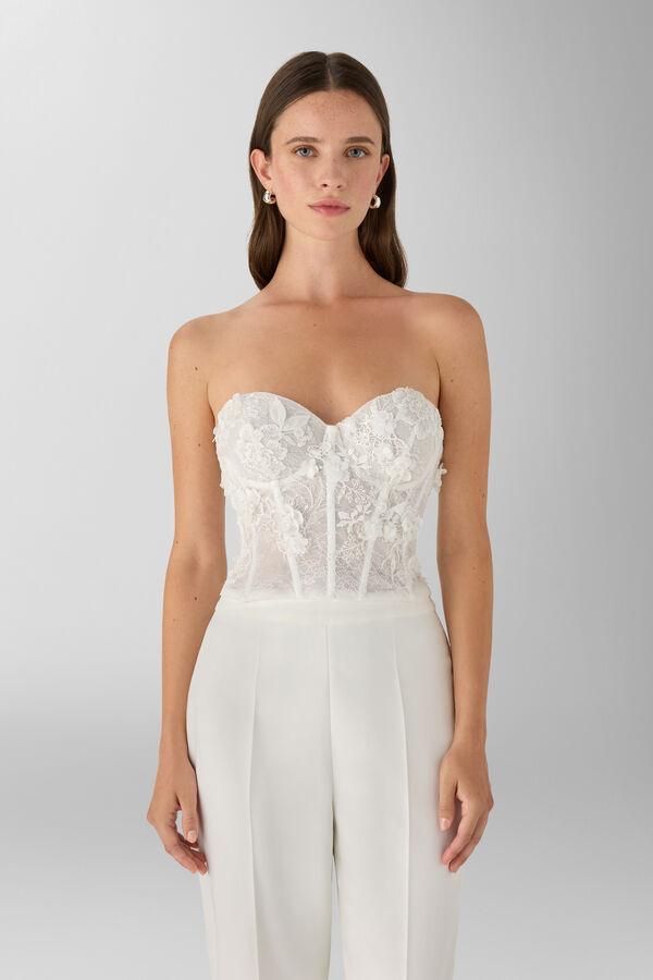 Corset en dentelle de Chantilly