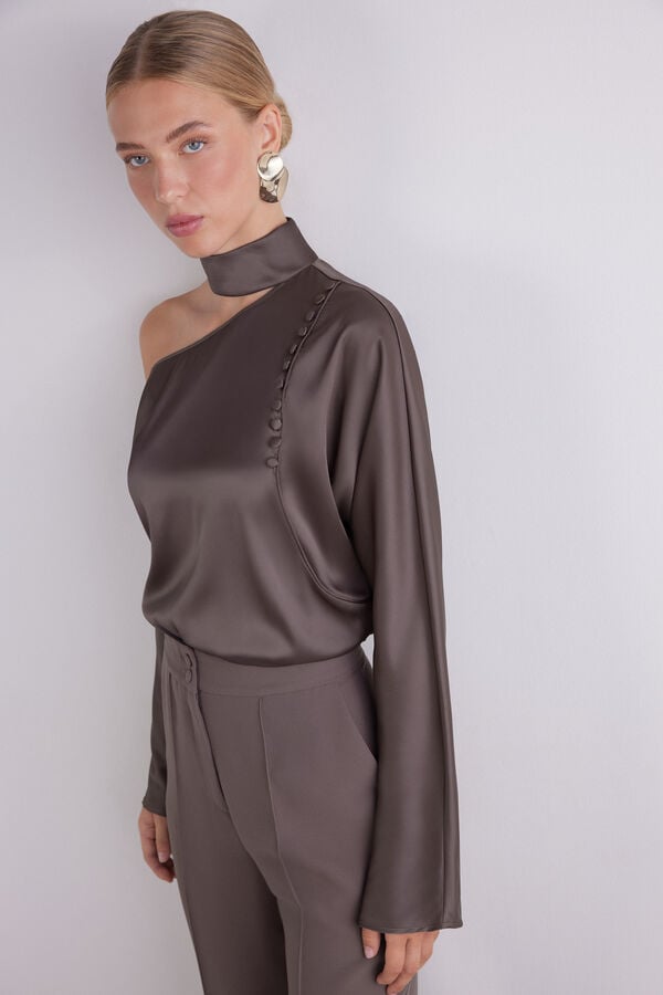Schulterfreie Bluse mit Stehkragen