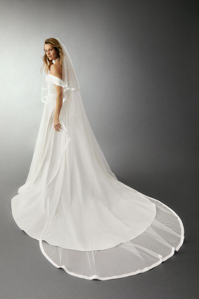 Velo in tulle con balza in raso
