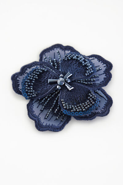 Flower clip with magnet