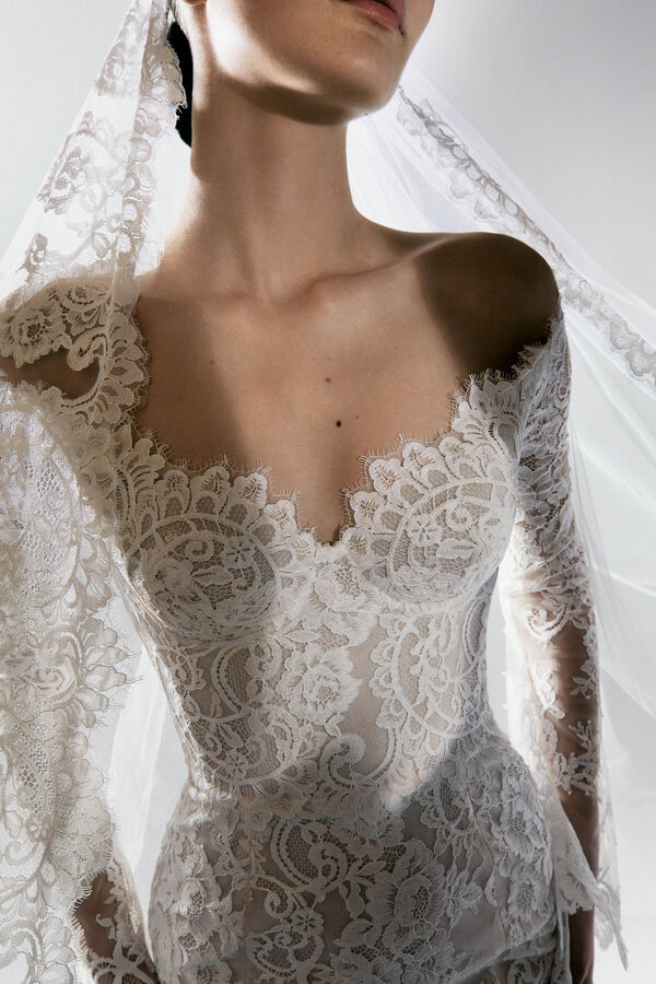 Velo in Tulle con ricami