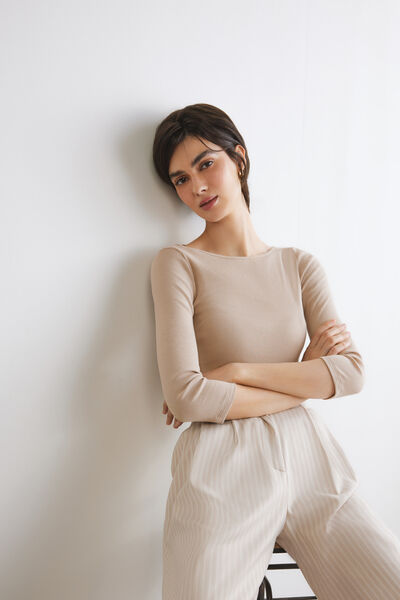 Maglia con scollo a barchetta