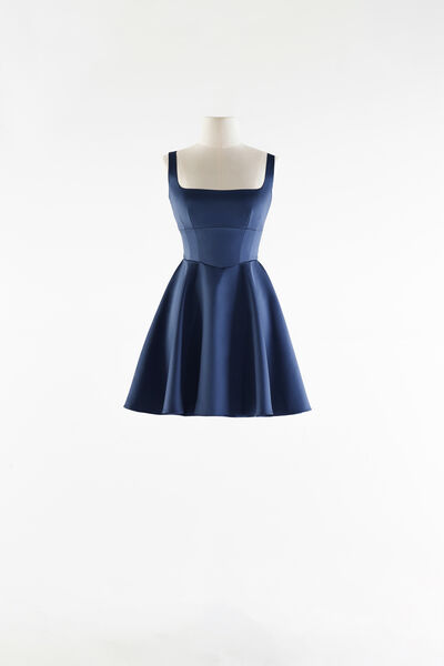 Kurzes Trocadero-Kleid