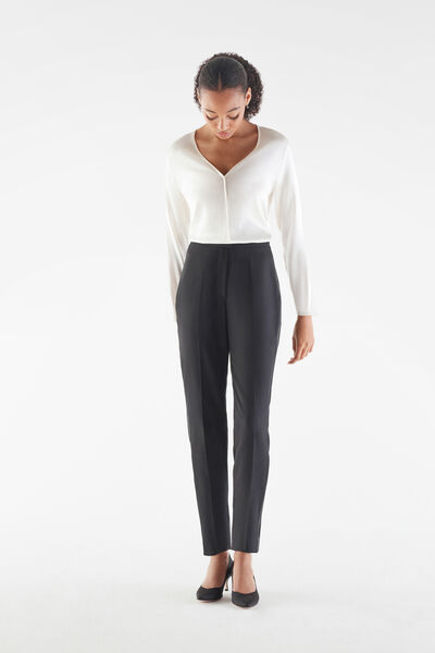 Blusa in raso di seta con scollo a V