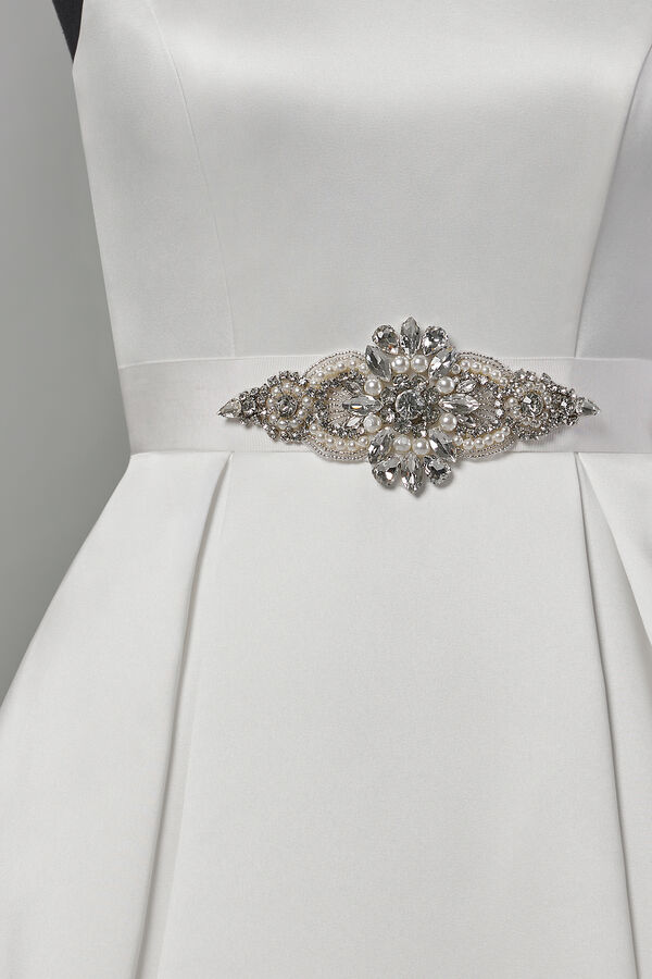 Ceinture avec des strass et des perles