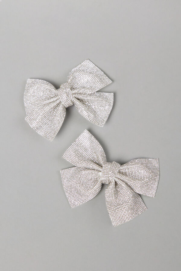 Shoe jewelry with flowers