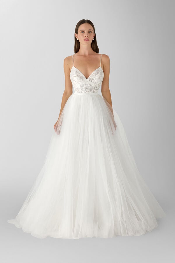 Semi-wide tulle skirt