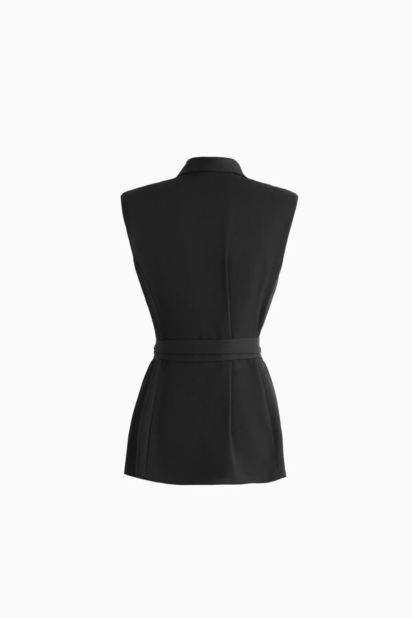 Long sleeveless jacket
