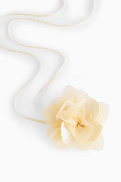 Accesorio de flor de organza