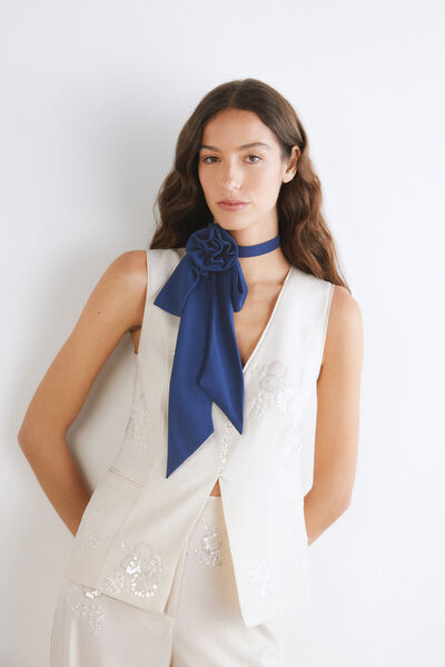 Bow tie