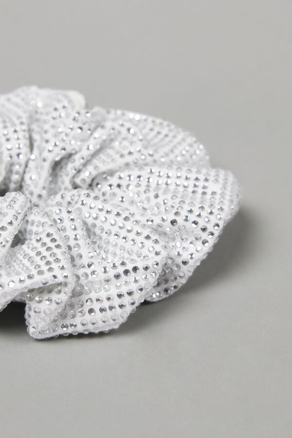 Embroided scrunchie