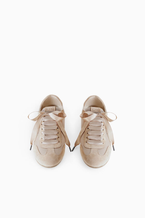 Satin- und Wildledersneaker