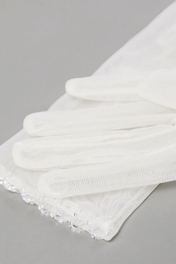 Embroidered gloves
