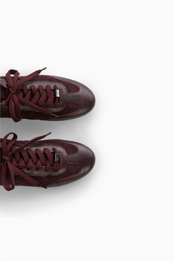Leather sneakers