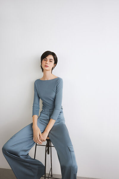 Maglia con scollo a barchetta