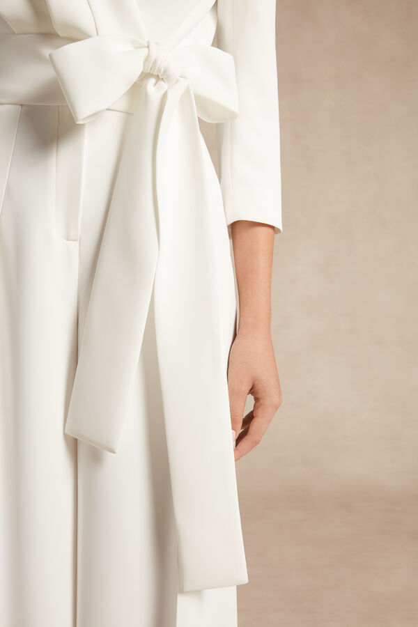 Bolero aus Crêpe-Couture mit Schleife