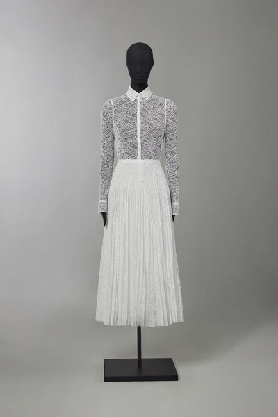 Pliss&eacute; skirt in lace