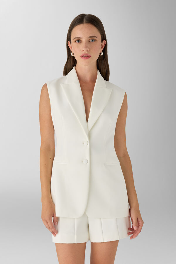 Chaqueta capa de encaje