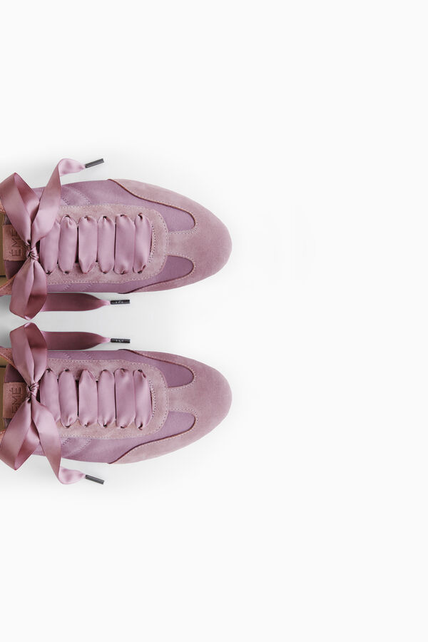 Satin- und Wildledersneaker