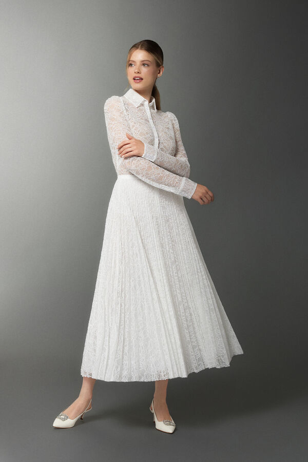 Pliss&eacute; skirt in lace