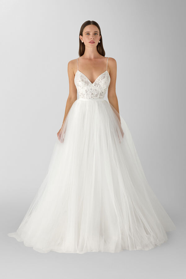 Semi-wide tulle skirt