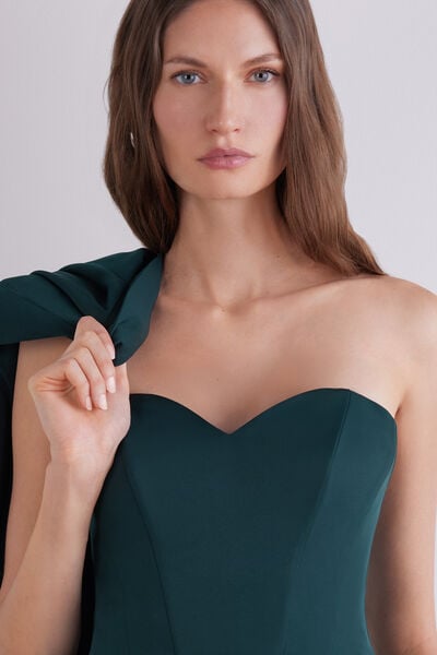 Heart-neckline bodice