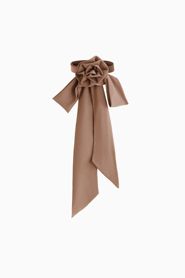 Bow tie